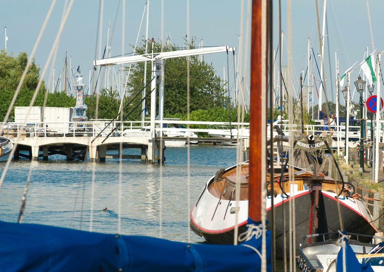 Waterland Hoge Huis Моникендам Екстериор снимка